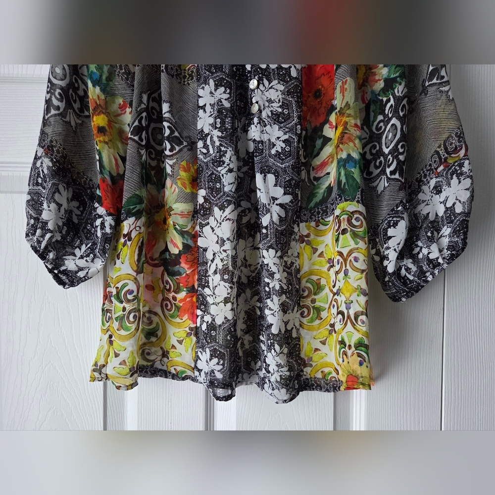Fig and Flower Multicolor Floral Top Size S. Excellent condition. - Picture 6 of 11